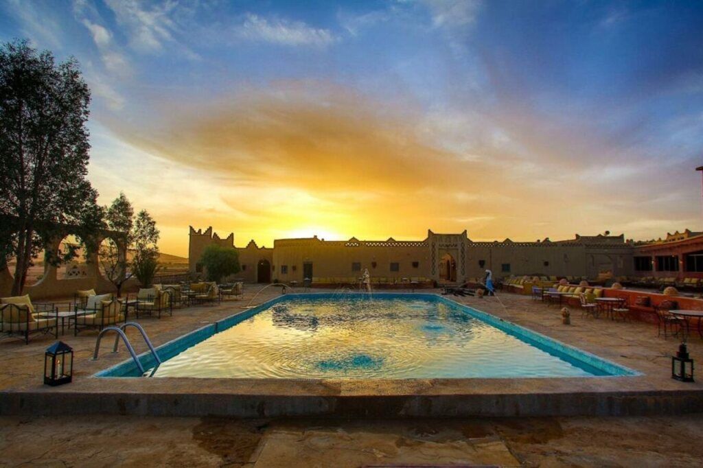 حوض السباحة صورة