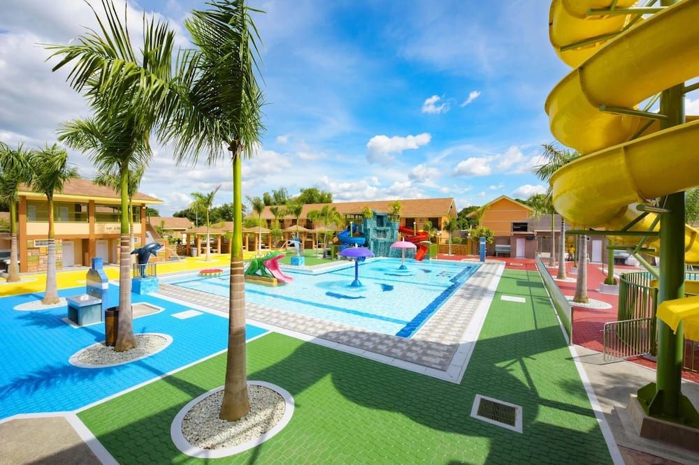 حوض السباحة صورة