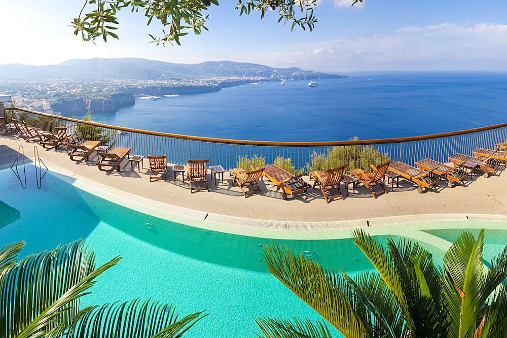 حوض السباحة صورة