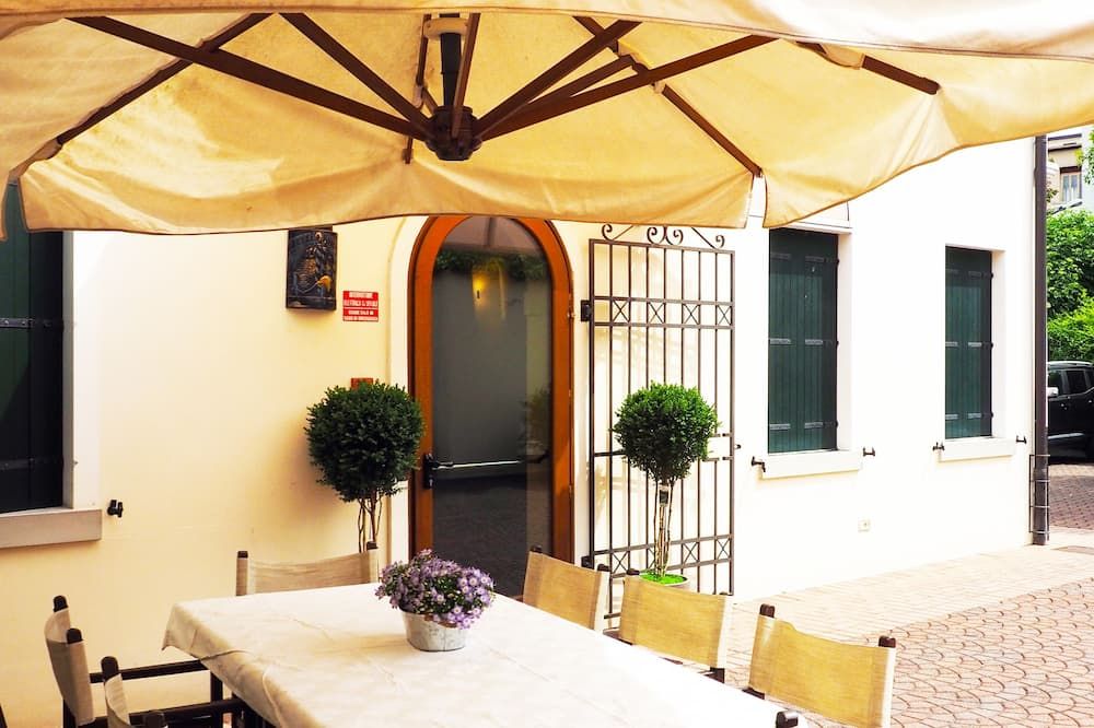 شرفة مرصوفة صورة