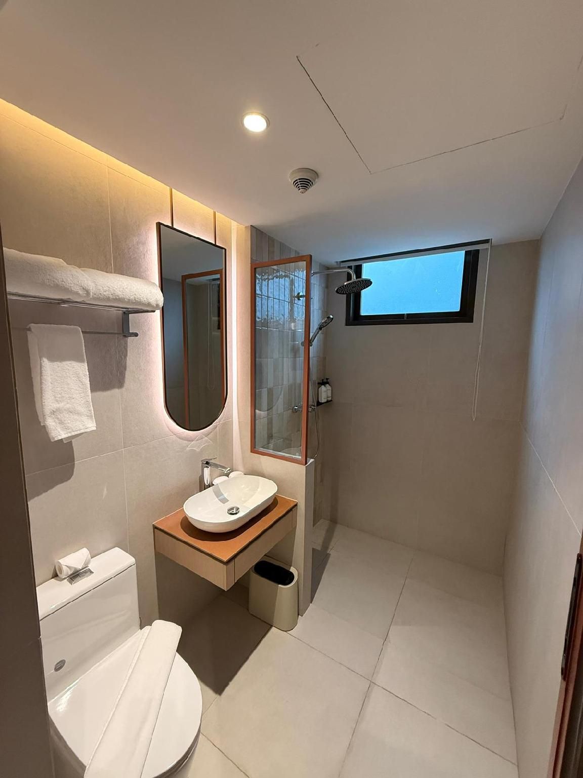 آخر