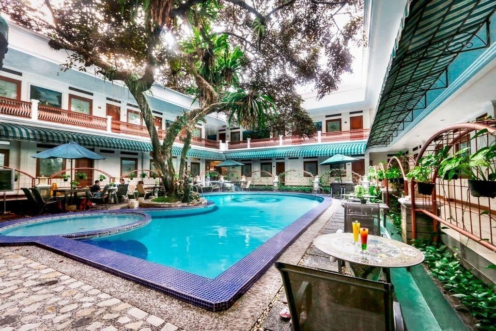 حوض السباحة صورة