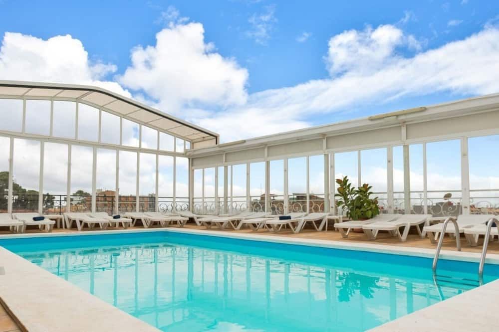 حوض السباحة صورة