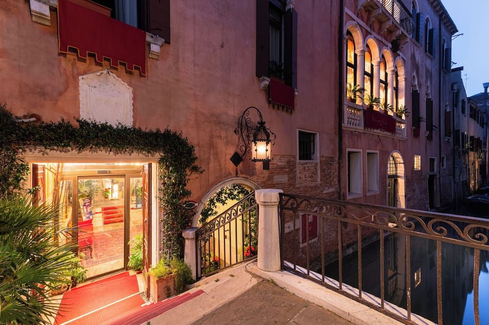 آخر
