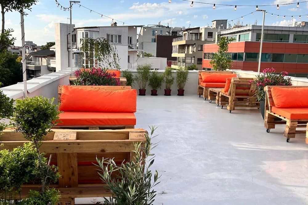 شرفة مرصوفة