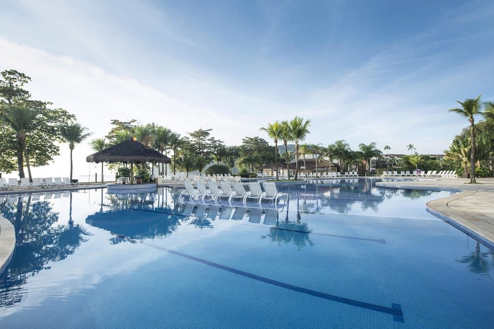 حوض السباحة صورة