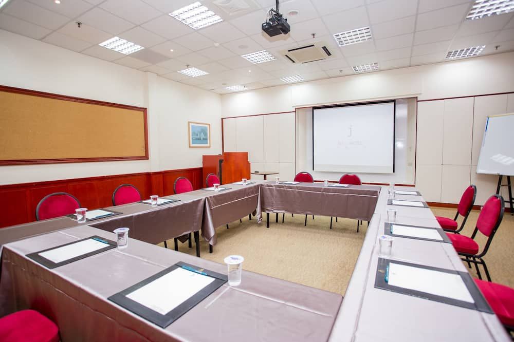 غرفة الاجتماعات