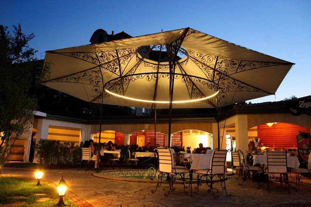 شرفة مرصوفة