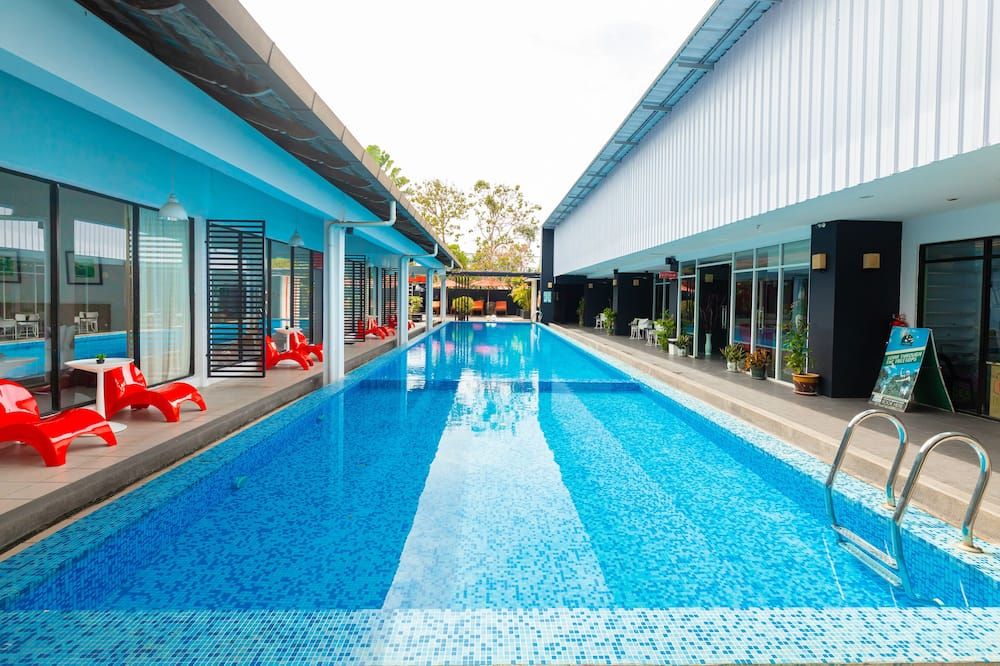 حوض السباحة صورة