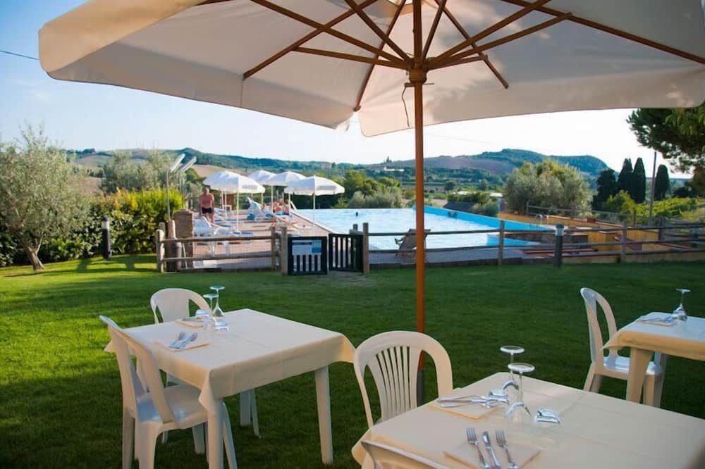 شرفة مرصوفة