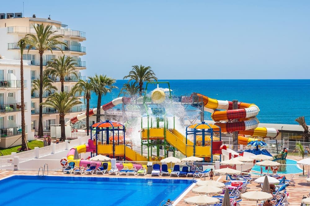 حوض السباحة صورة