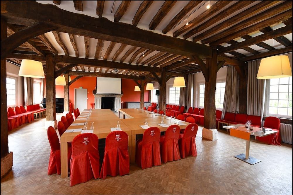 غرفة الاجتماعات