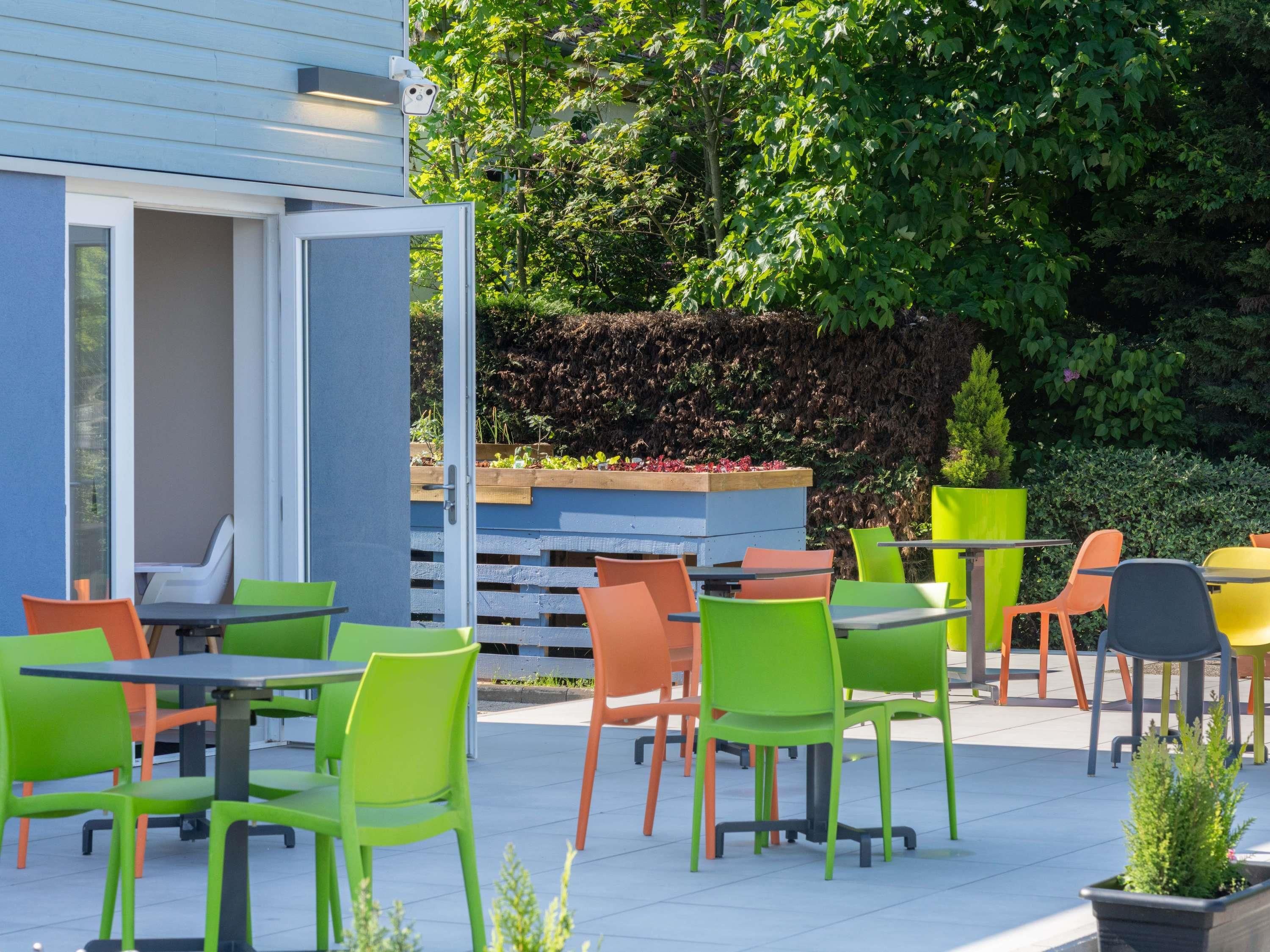 شرفة مرصوفة