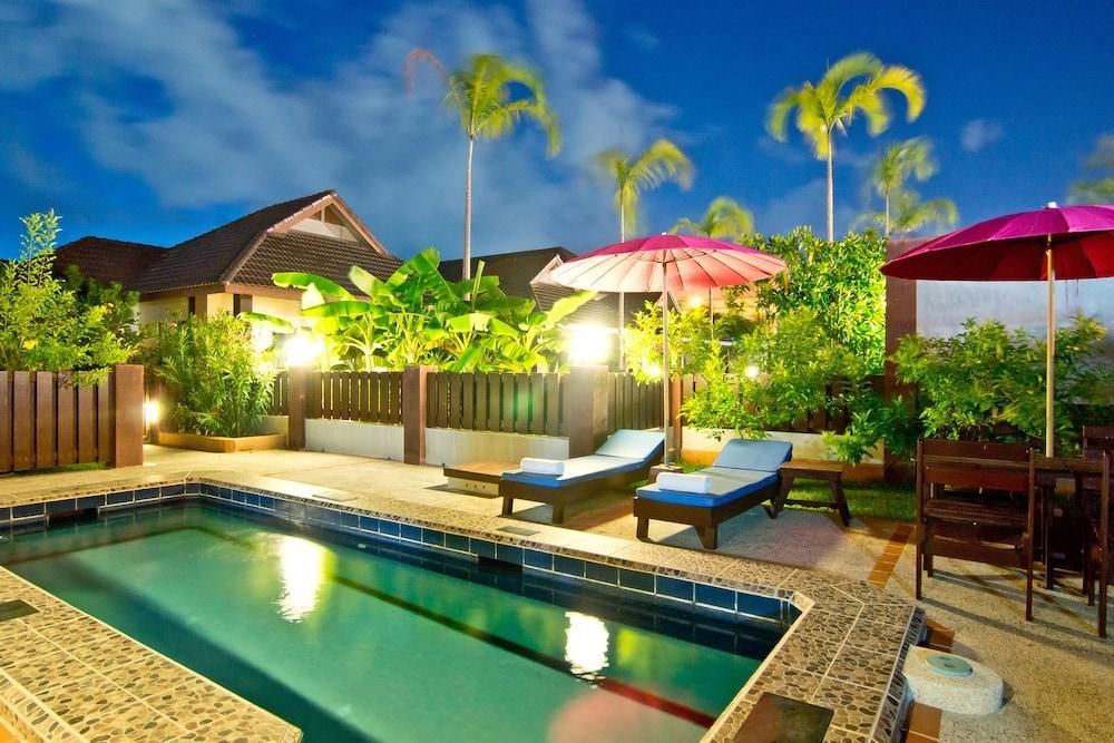 حوض السباحة