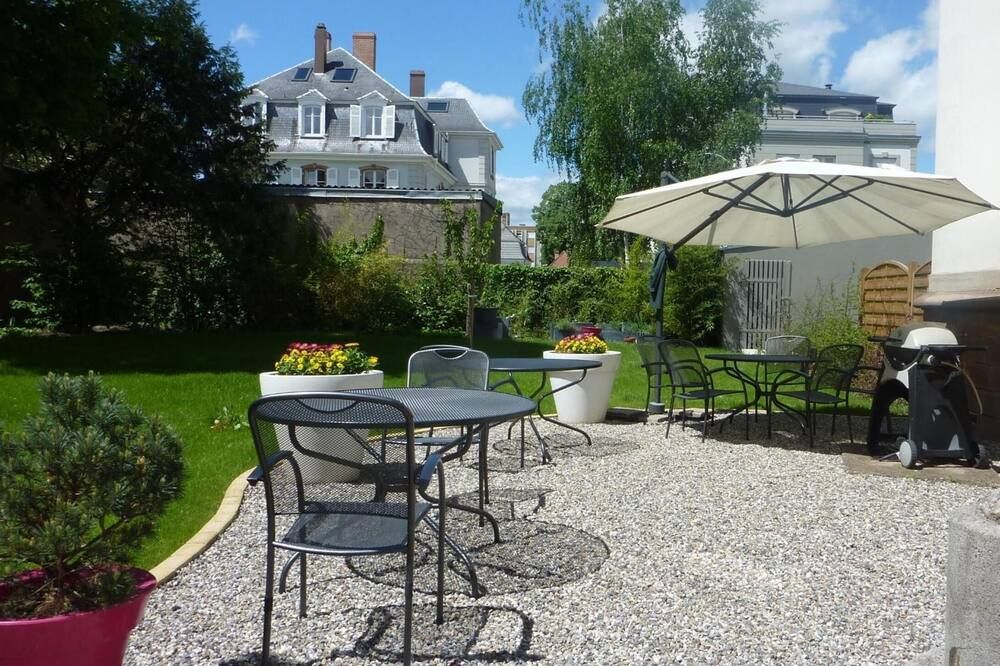 شرفة مرصوفة