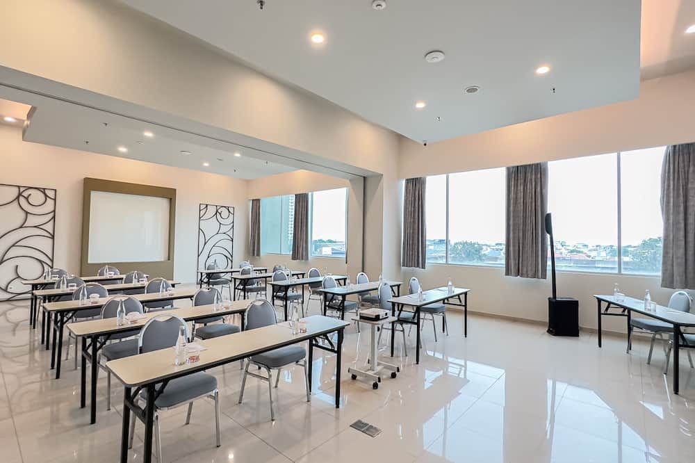 غرفة الاجتماعات