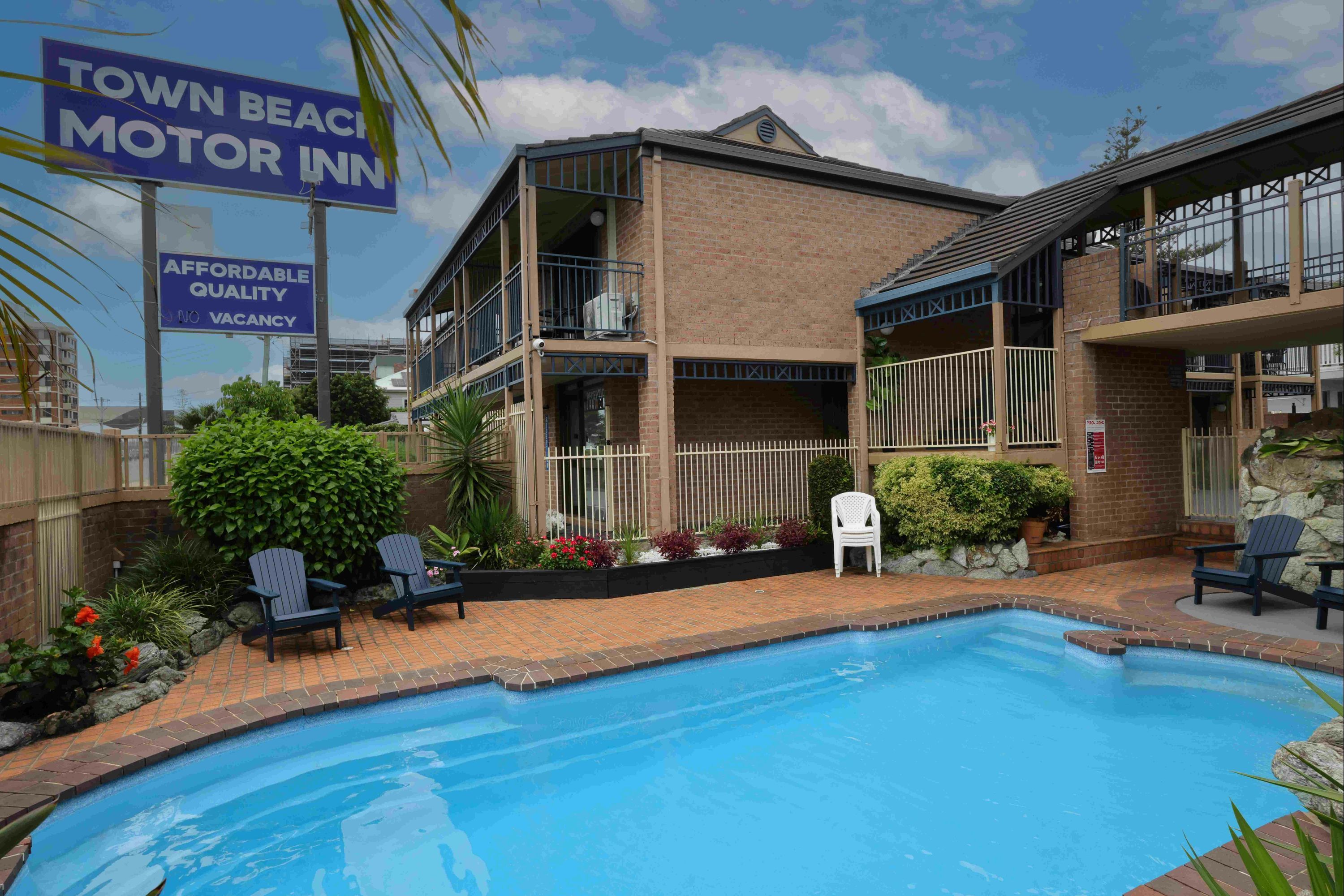 آخر