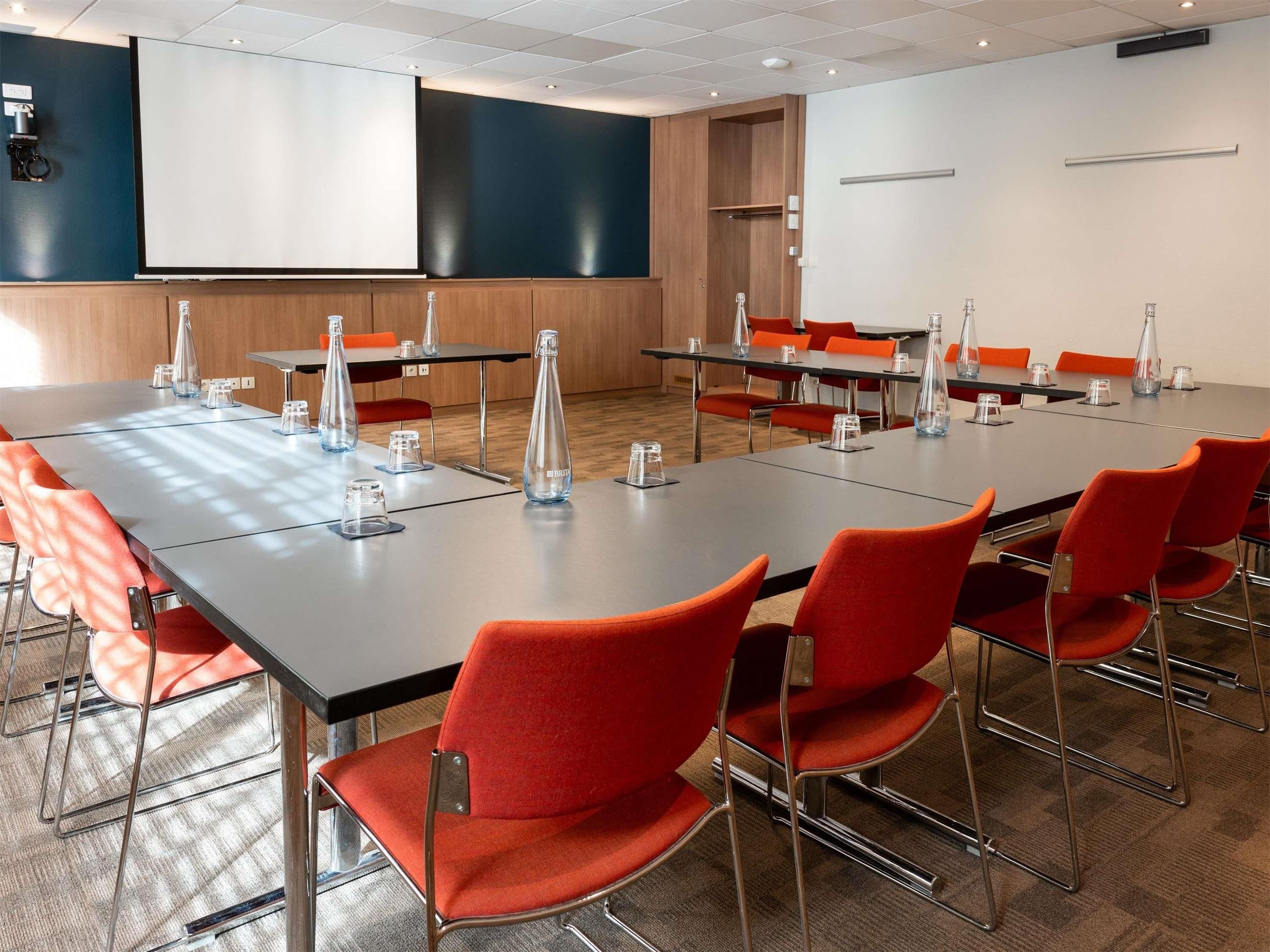 غرفة الاجتماعات