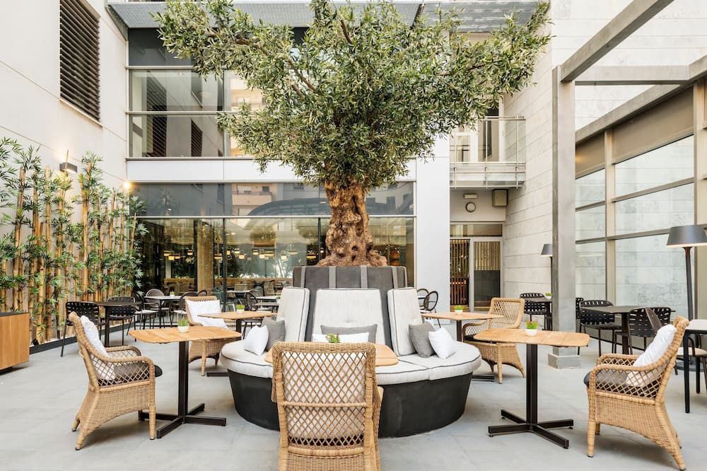 شرفة مرصوفة