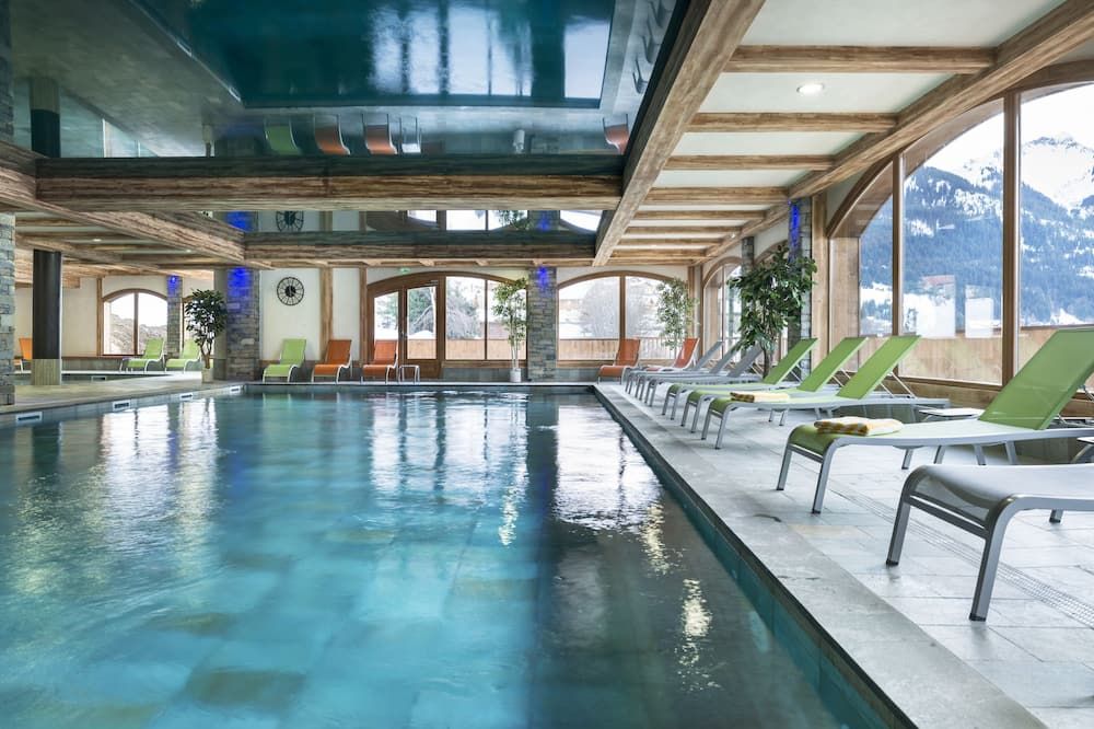 حوض السباحة صورة