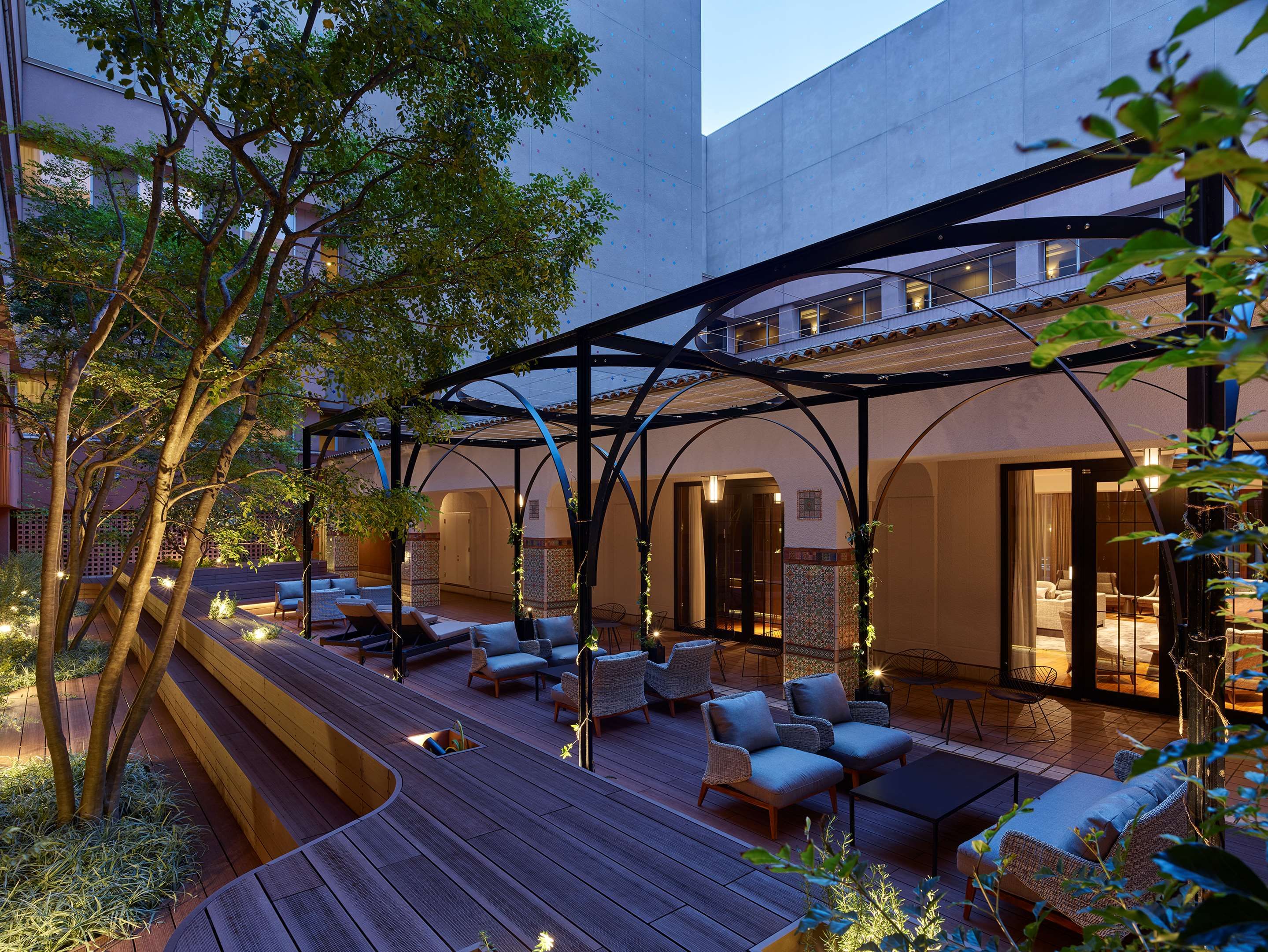 شرفة مرصوفة