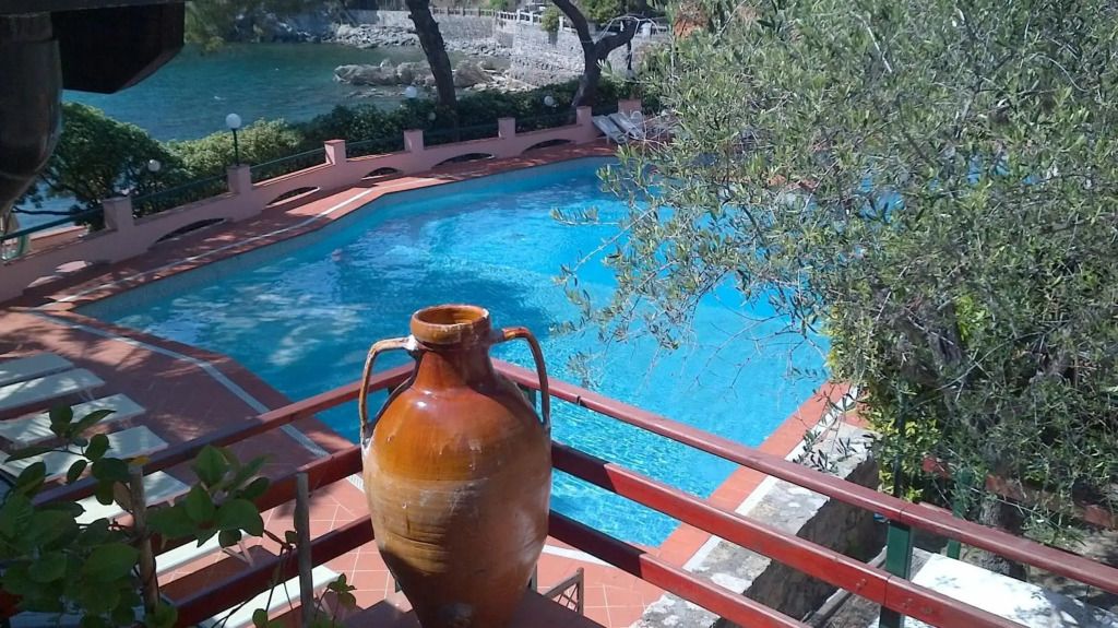 حوض السباحة صورة