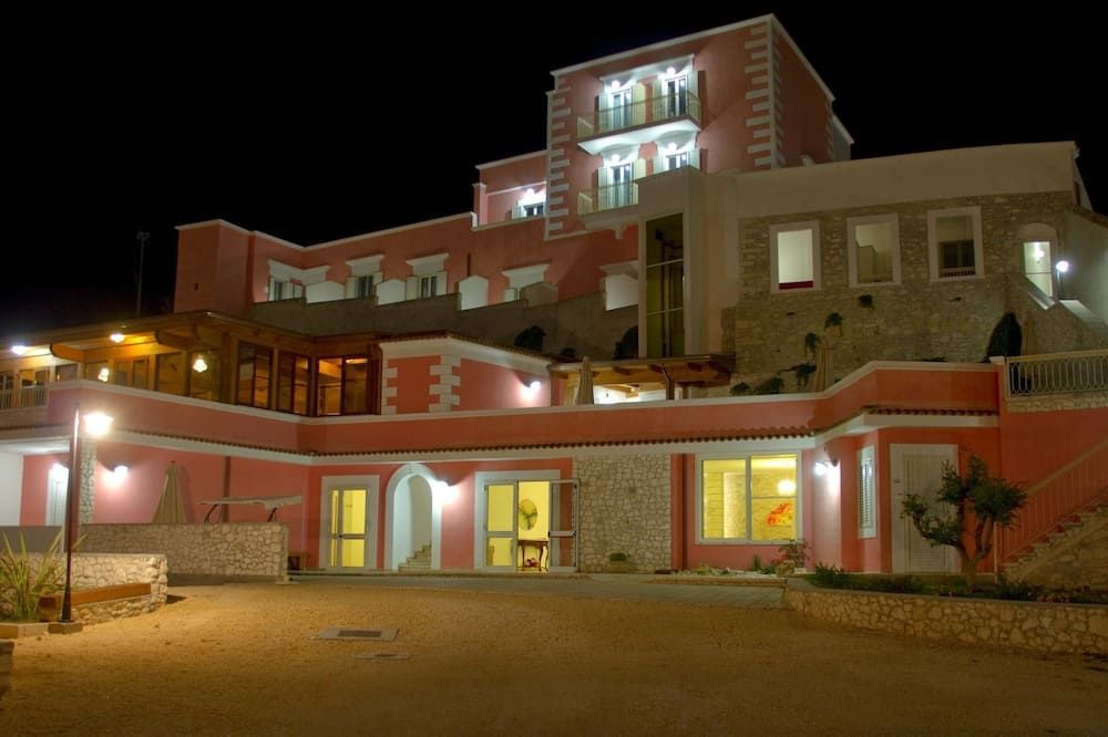 مبنى