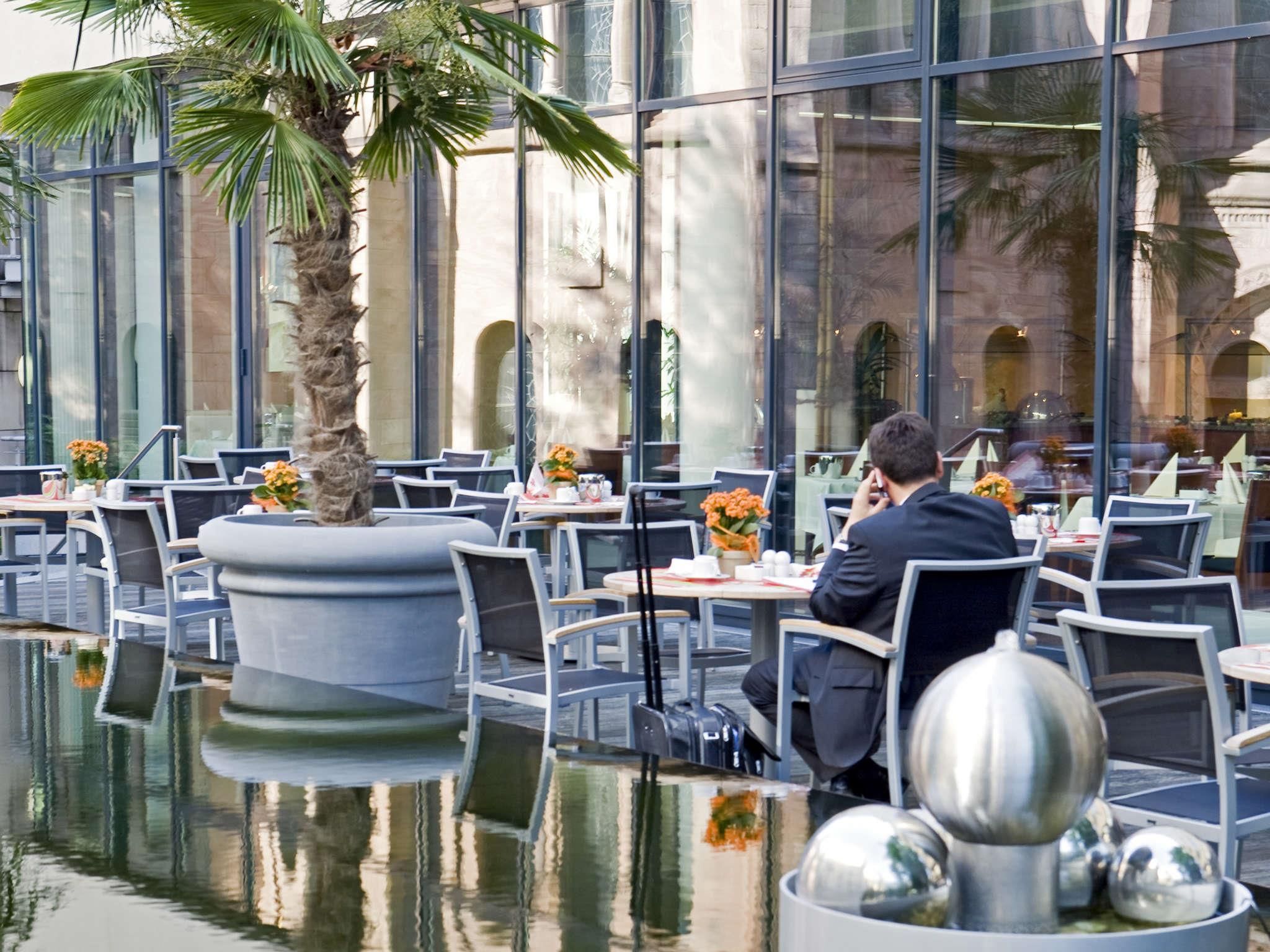 مطعم