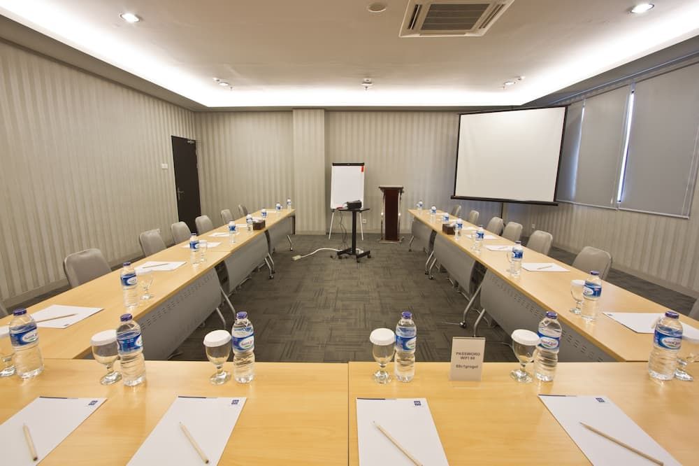 غرفة الاجتماعات