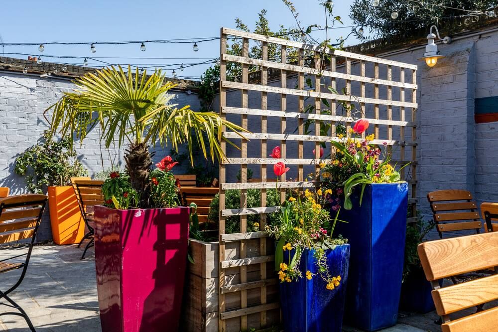 شرفة مرصوفة