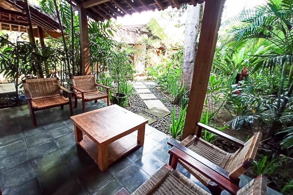 شرفة مرصوفة