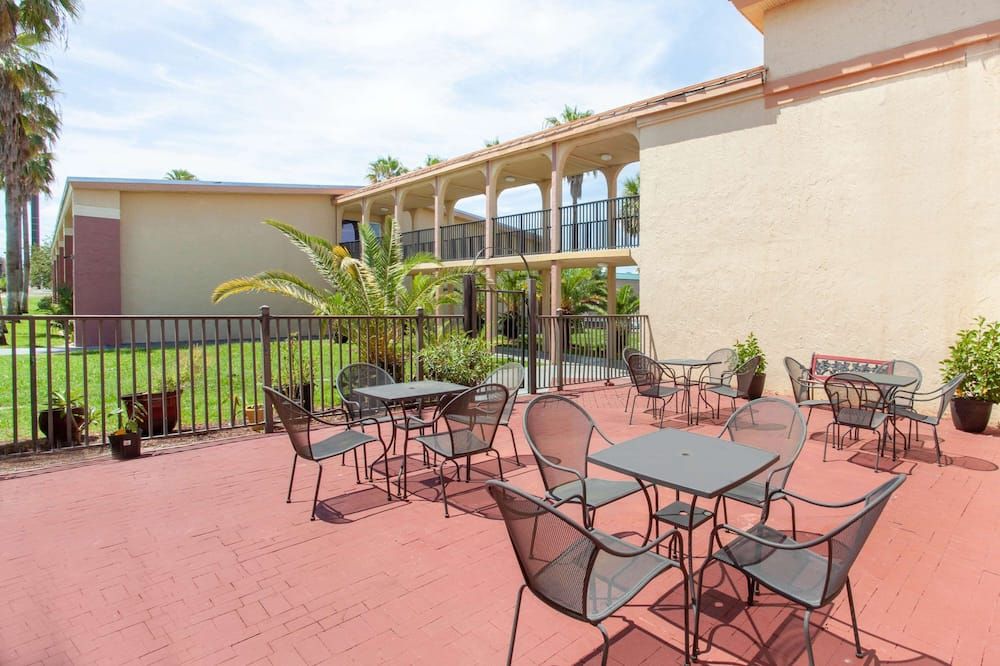 شرفة مرصوفة