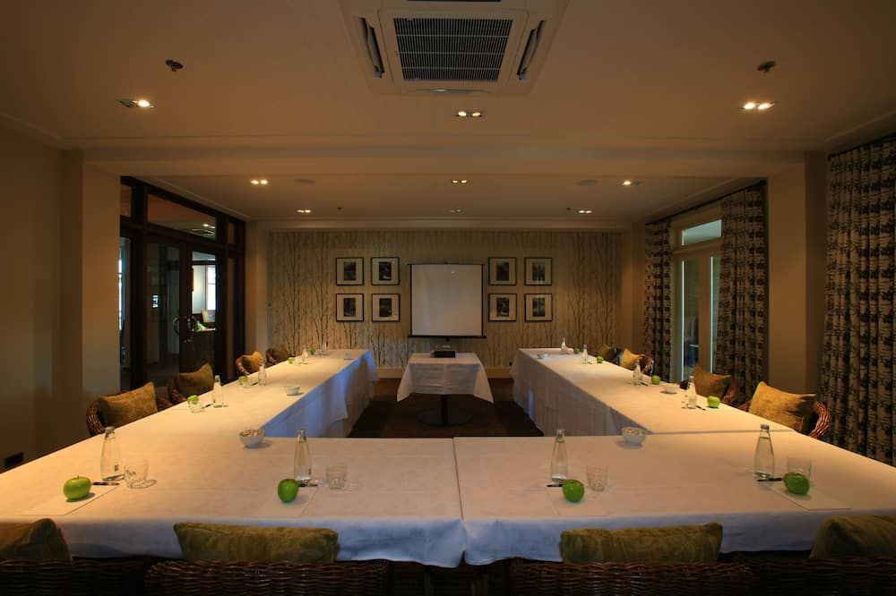 غرفة الاجتماعات