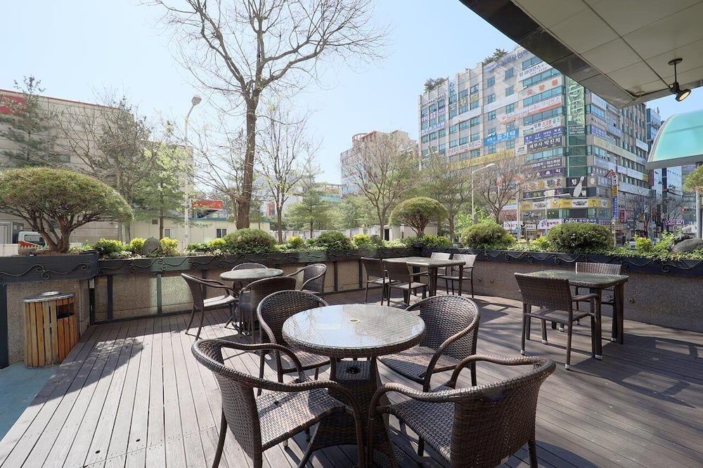 شرفة مرصوفة