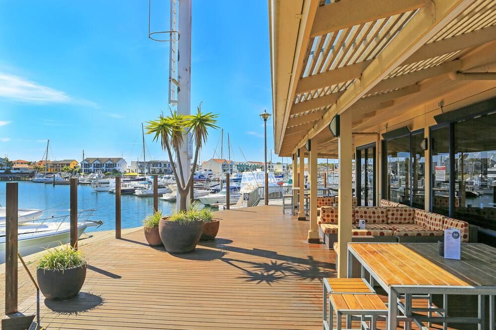 شرفة مرصوفة