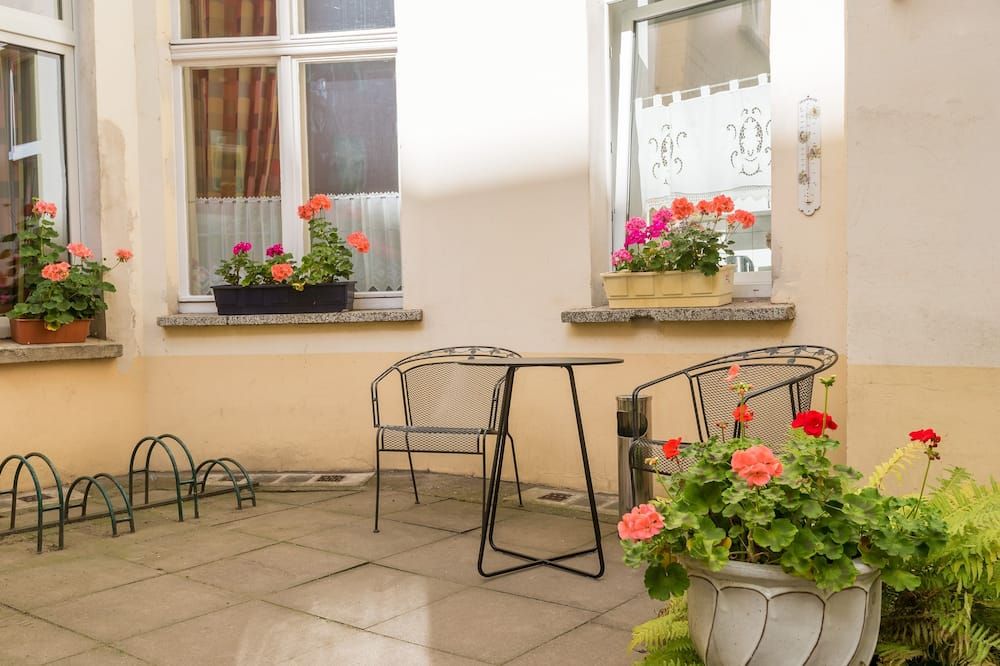 شرفة مرصوفة