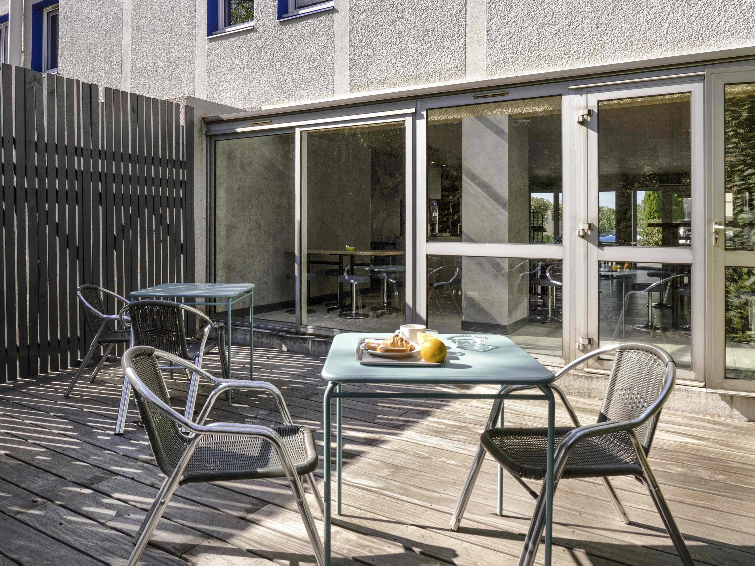 شرفة مرصوفة صورة