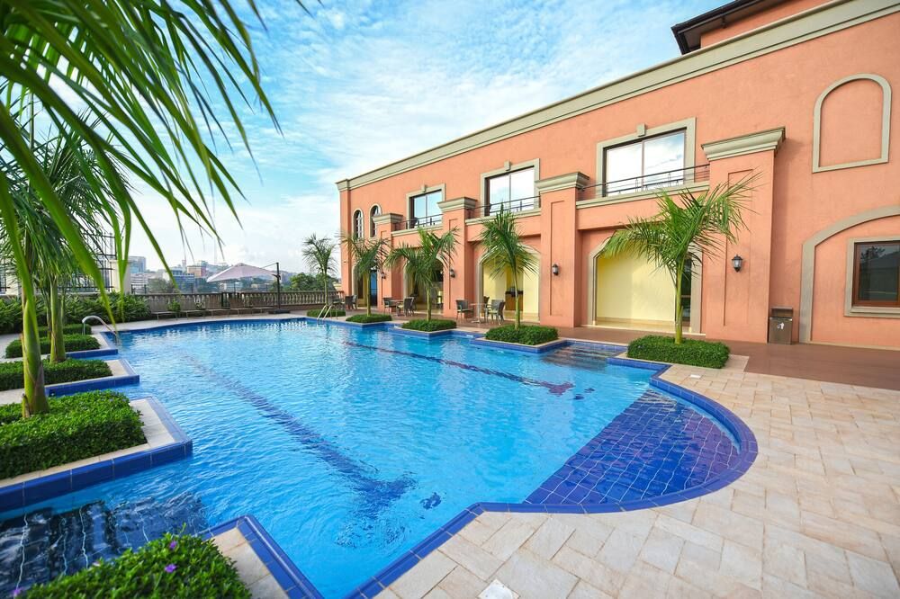 حوض السباحة صورة