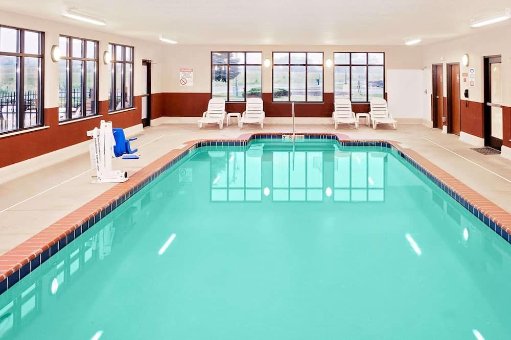 حوض السباحة صورة