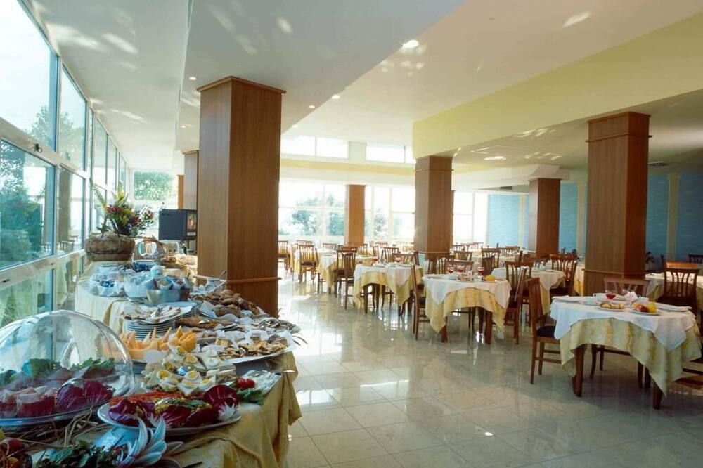 مطعم