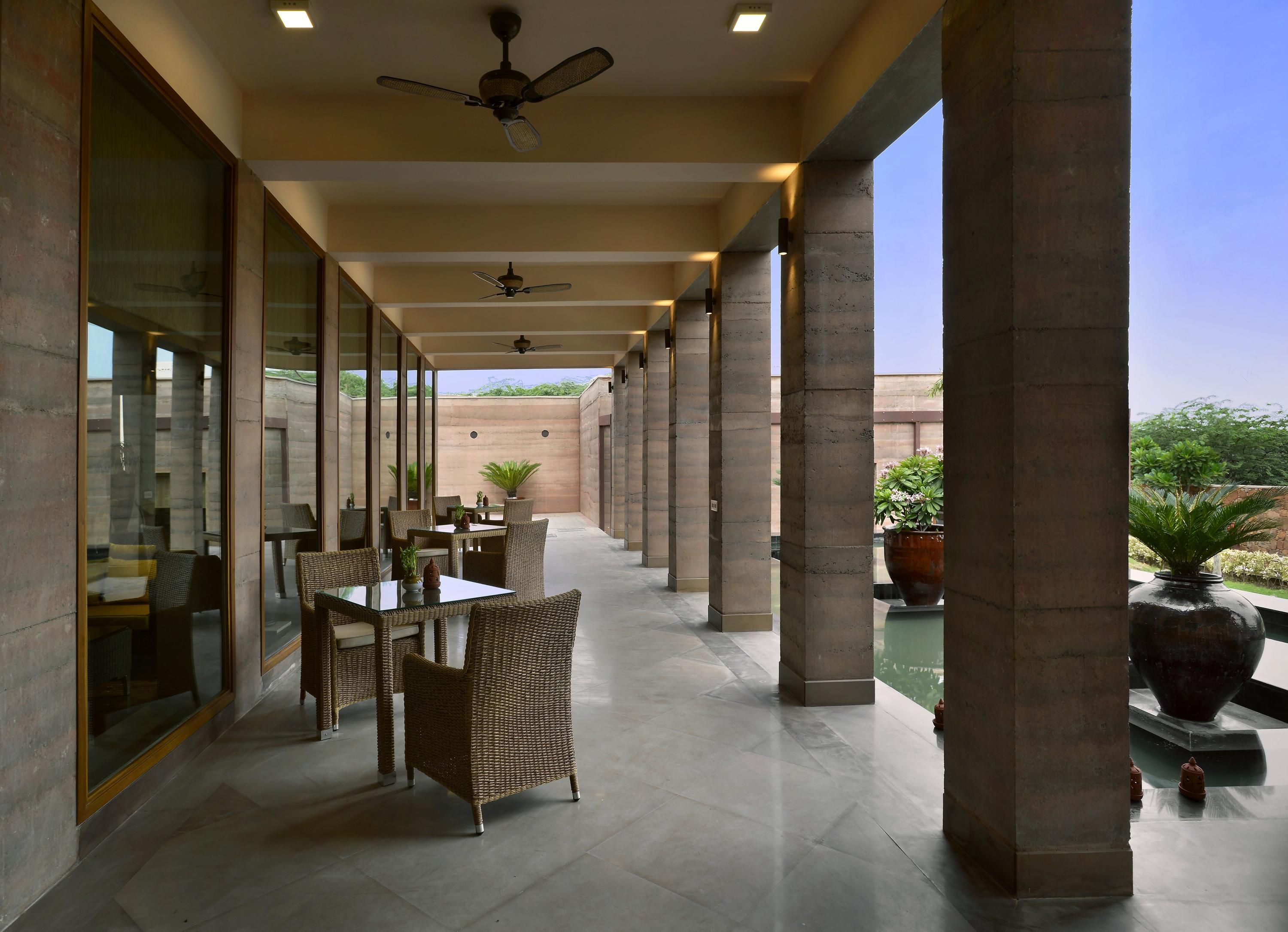 شرفة مرصوفة