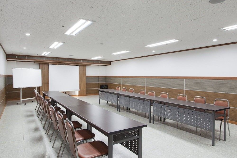 غرفة الاجتماعات