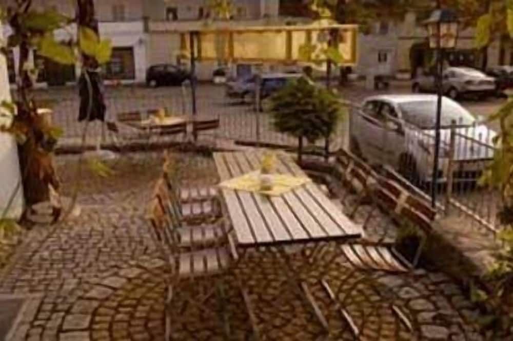 شرفة مرصوفة