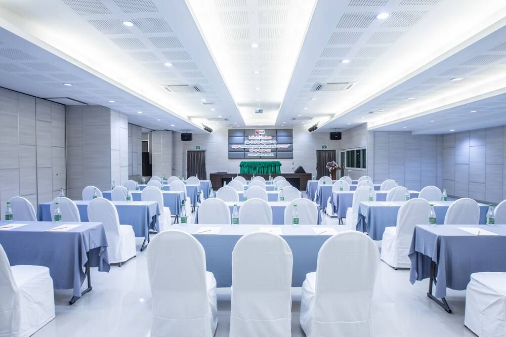 غرفة الاجتماعات