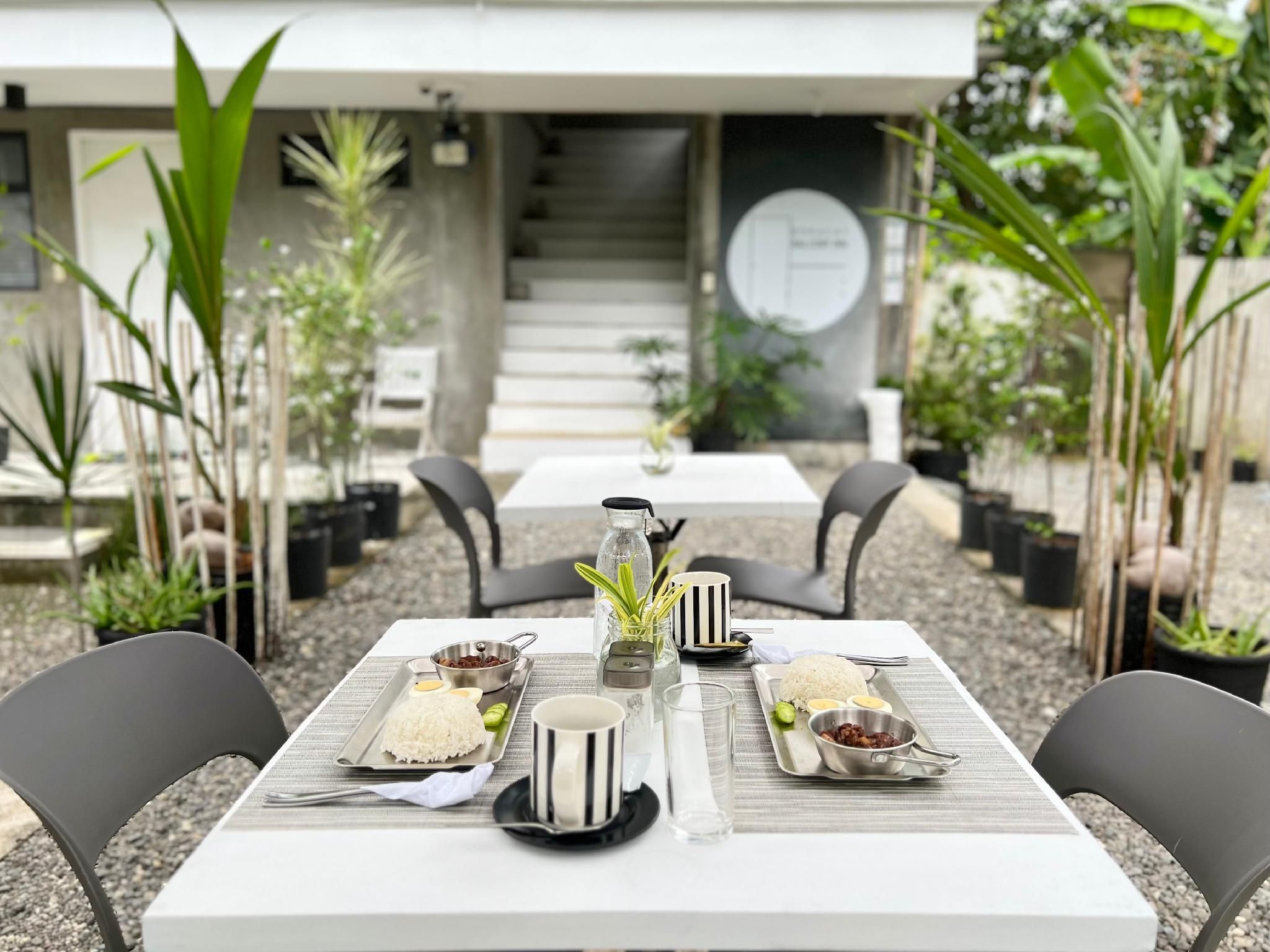 شرفة مرصوفة