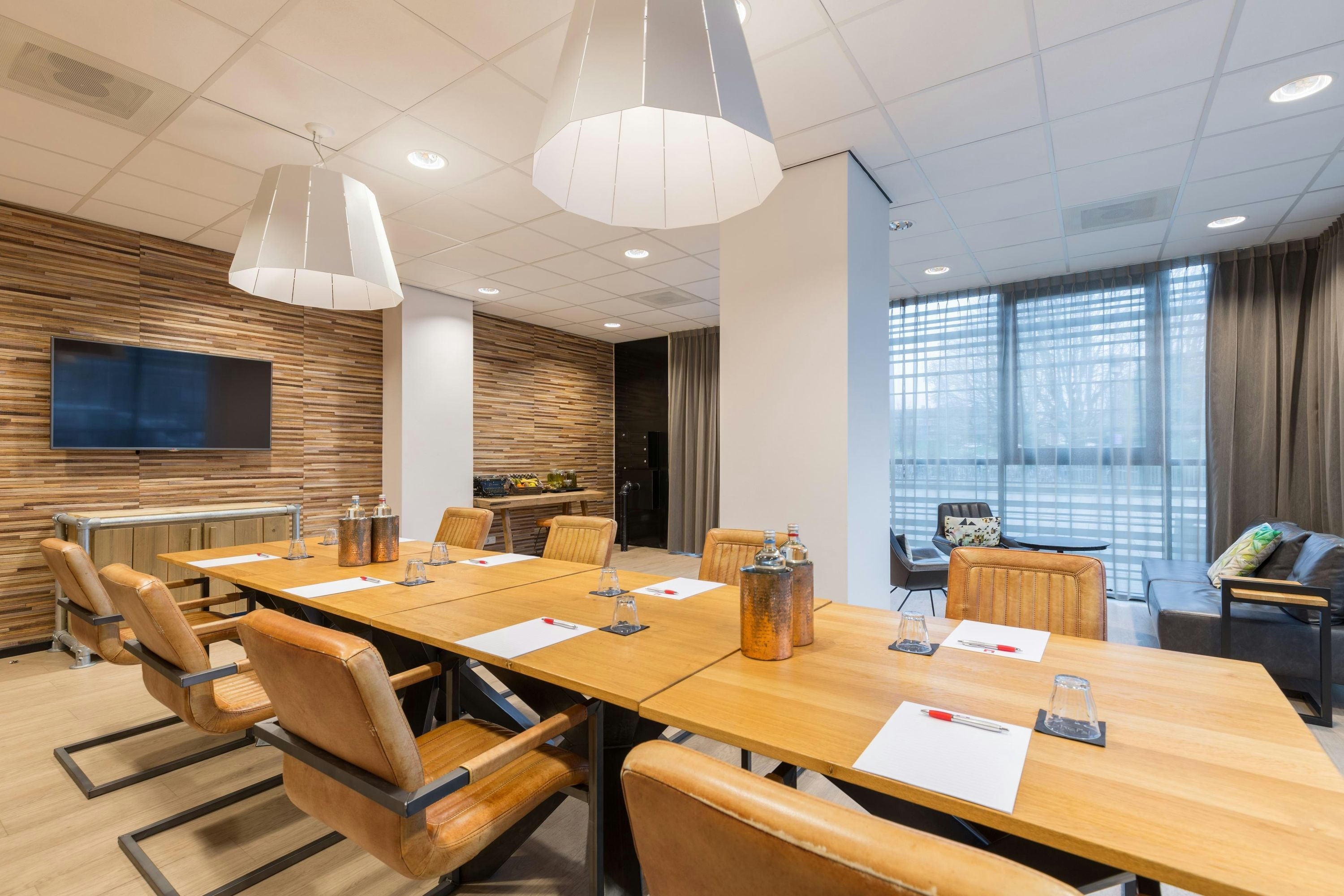 غرفة الاجتماعات