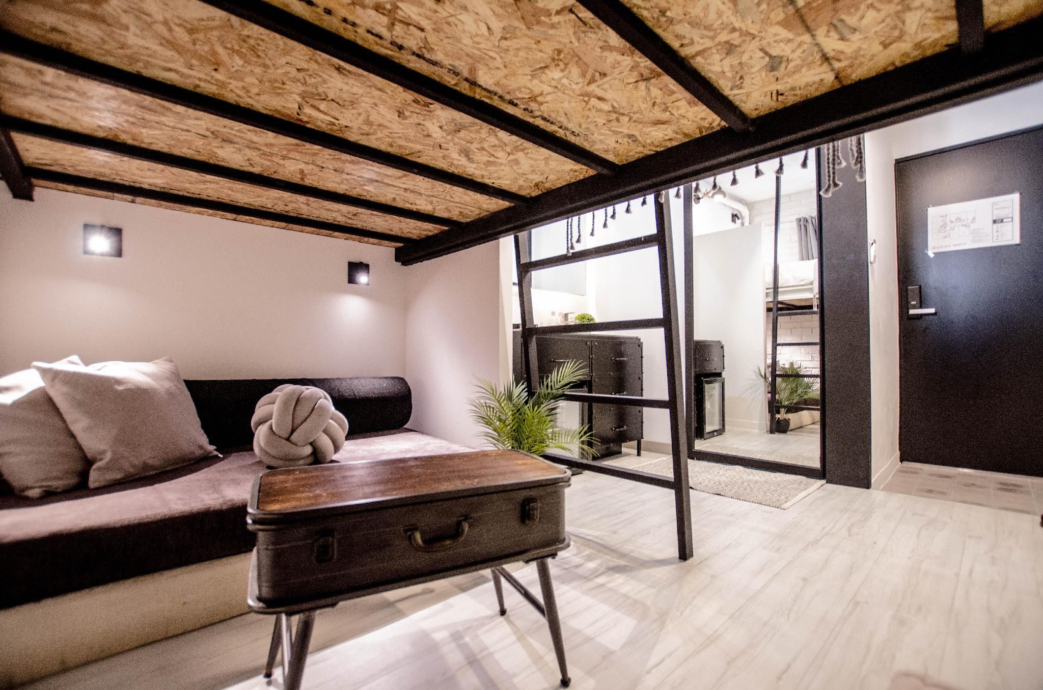 آخر