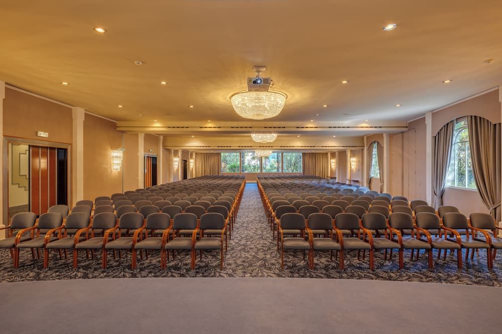 غرفة الاجتماعات