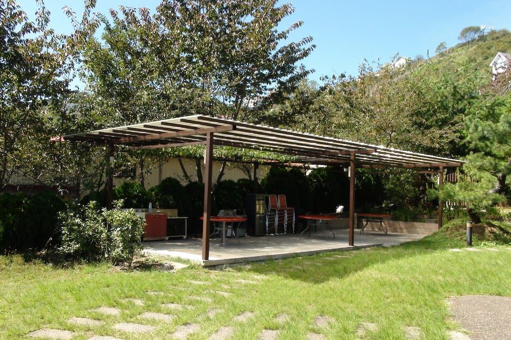 شرفة مرصوفة