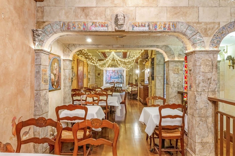 مطعم